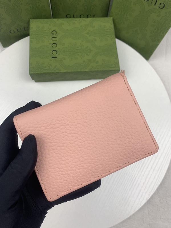 グッチ財布コピー背面デザイン